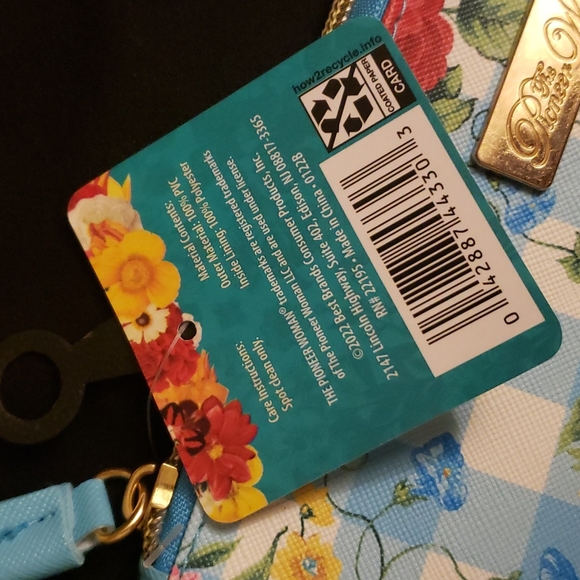 The Pioneer Woman Sweet Rose Cosmetic Bag 8.5" x 7"of - Picture 9 of 10